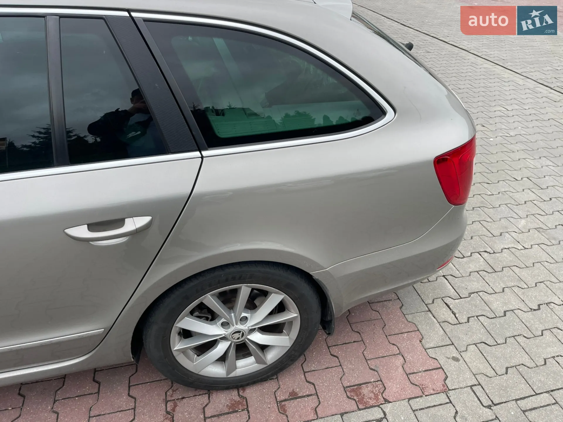 2011 Skoda Superb - мініатюра 3