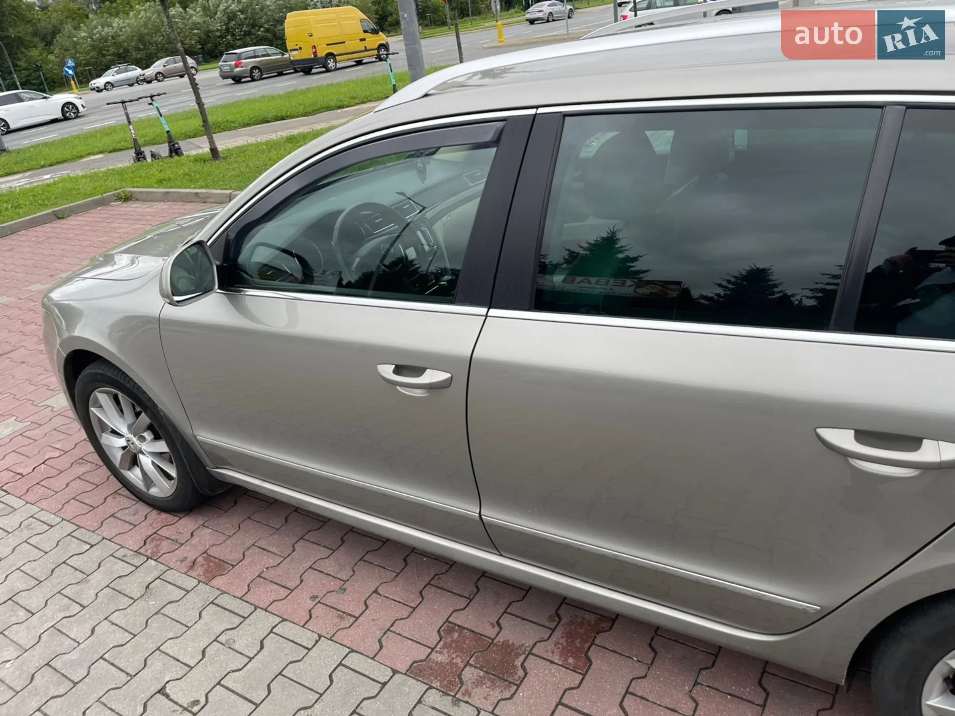 2011 Skoda Superb - мініатюра 8