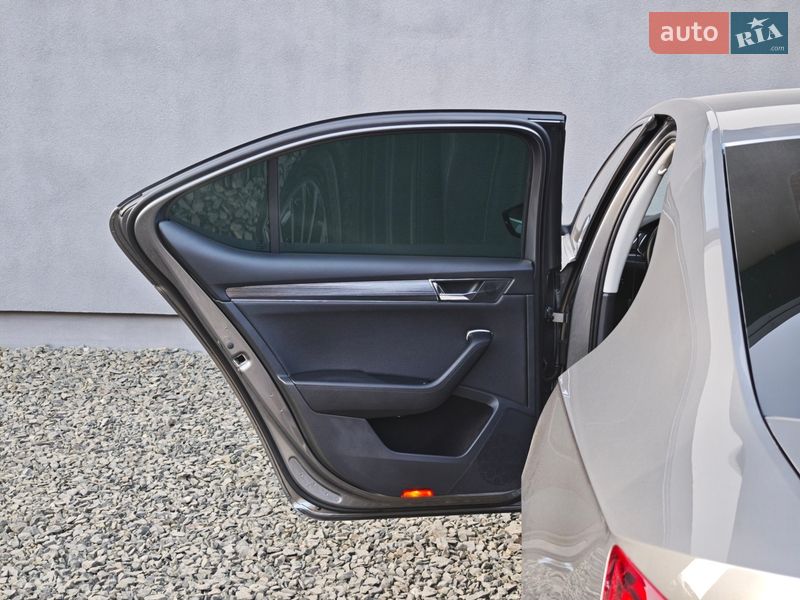 Лифтбек Skoda Superb 2022 в Луцке