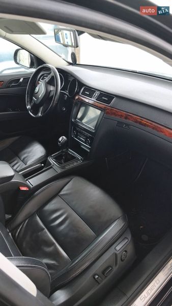 Универсал Skoda Superb 2012 в Барышевке