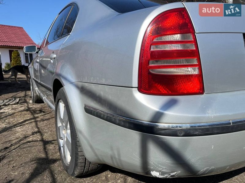 Лифтбек Skoda Superb 2004 в Киеве