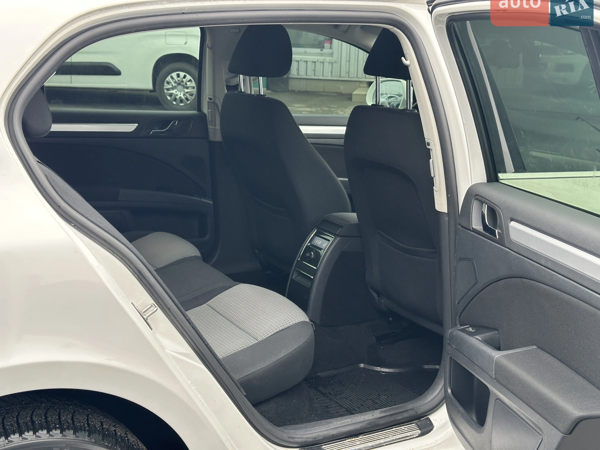 2012 Skoda Superb - мініатюра 26