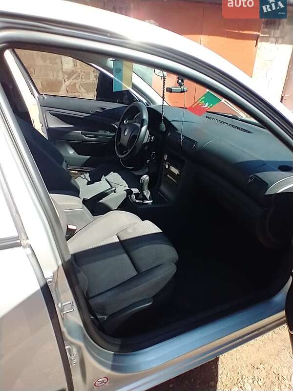 Ліфтбек Skoda Superb 2006 в Кривому Розі