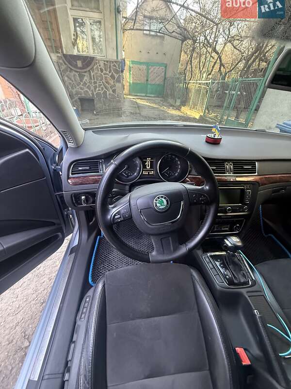 Skoda Superb 2011 Skoda Superb 2011