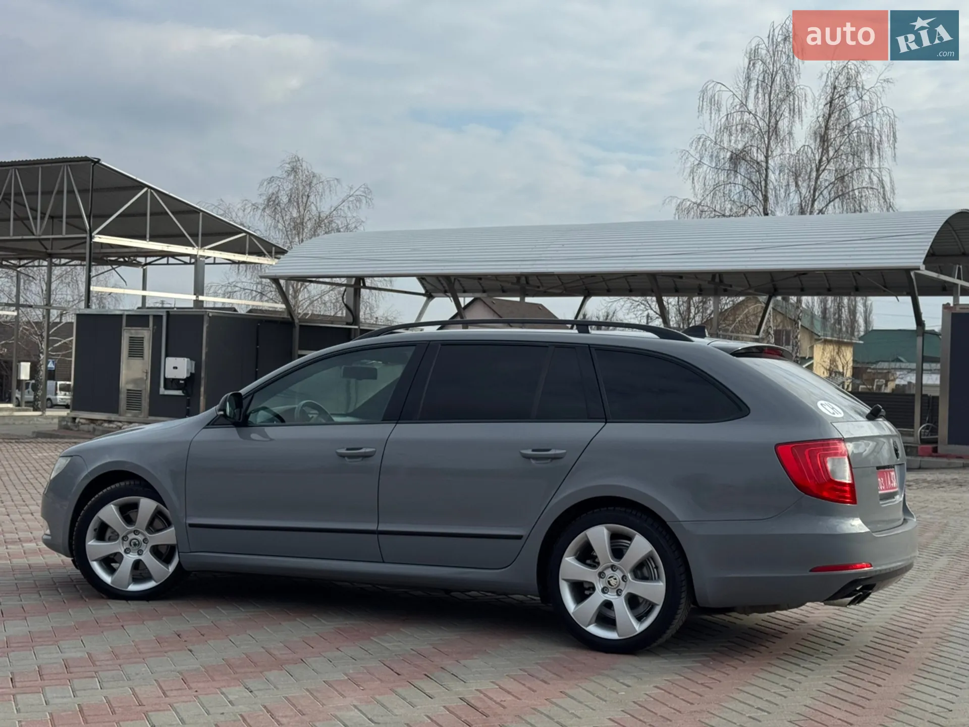 2011 Skoda Superb - мініатюра 8