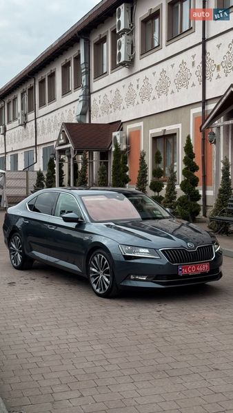 Ліфтбек Skoda Superb 2016 в Стрию
