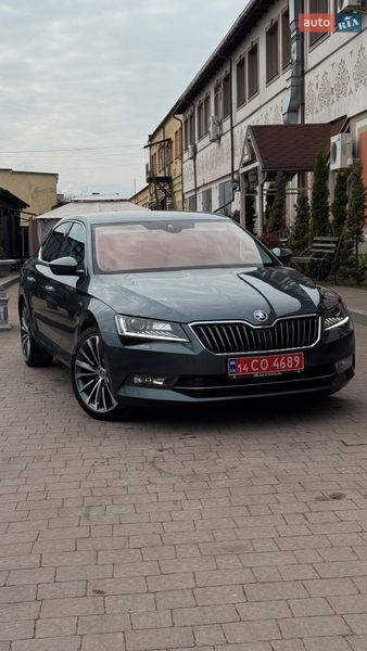 Ліфтбек Skoda Superb 2016 в Стрию