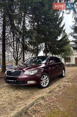Лифтбек Skoda Superb 2009 в Ромнах