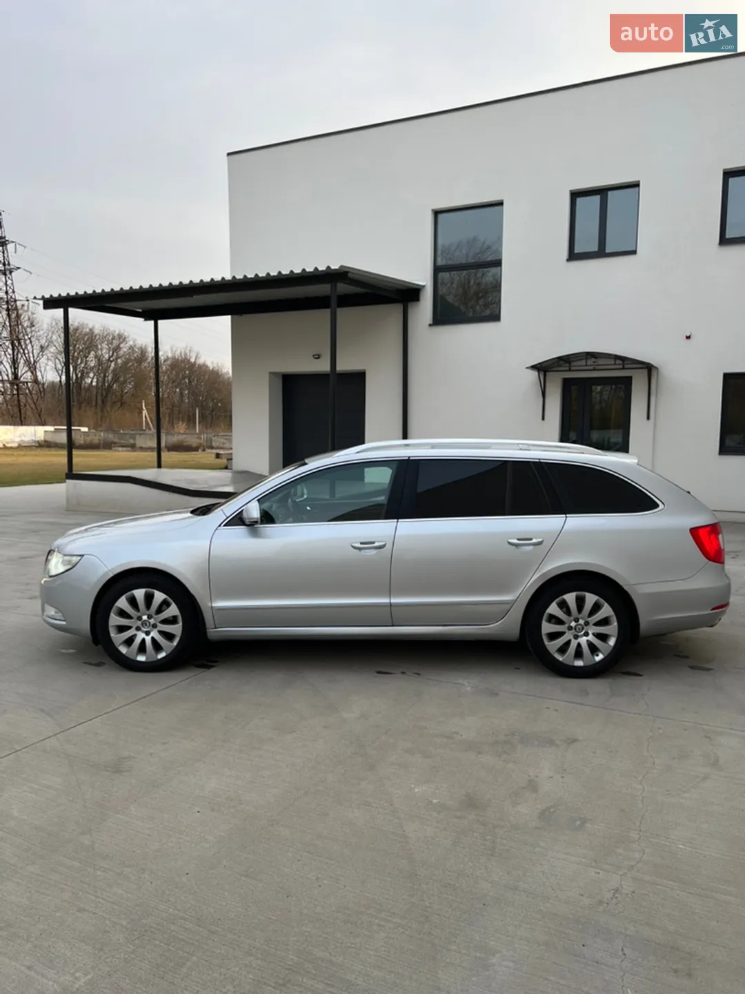 2011 Skoda Superb - мініатюра 4