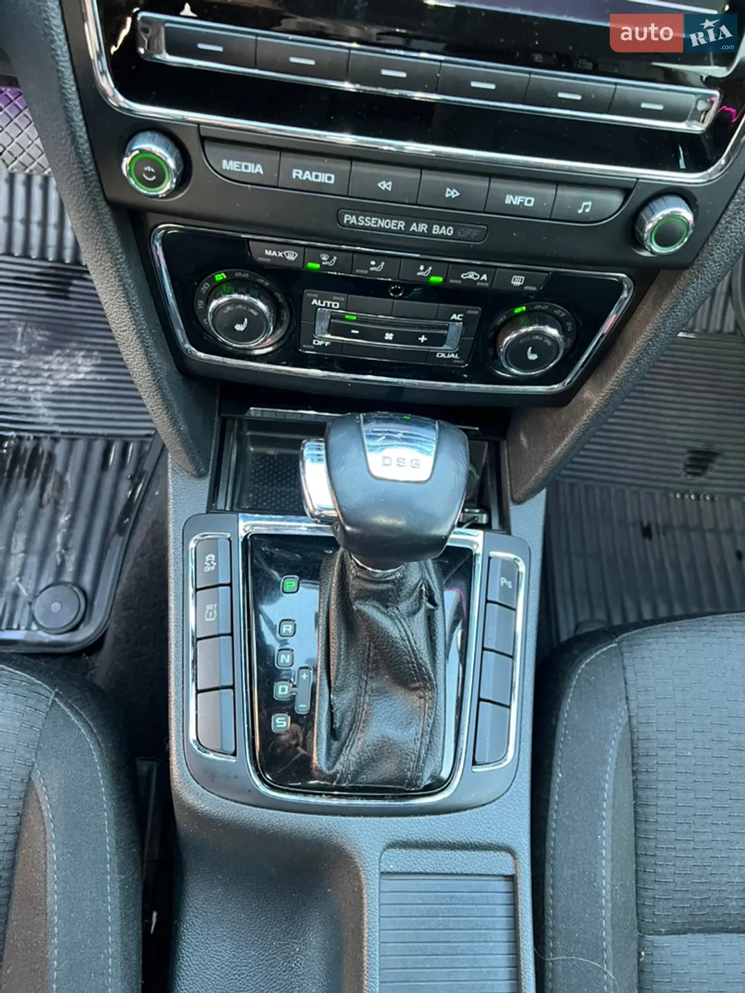 2011 Skoda Superb - мініатюра 11