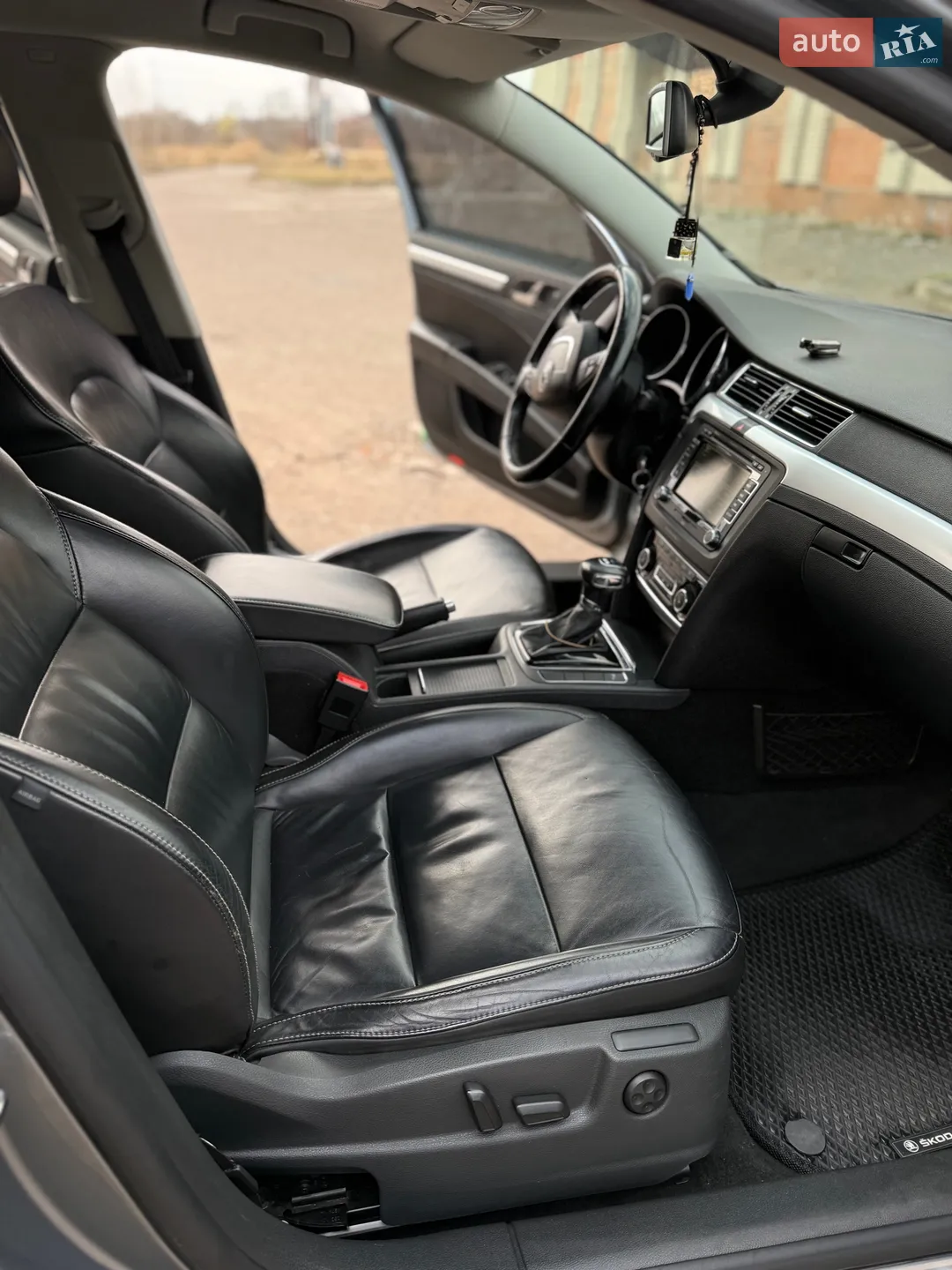 2010 Skoda Superb - мініатюра 14