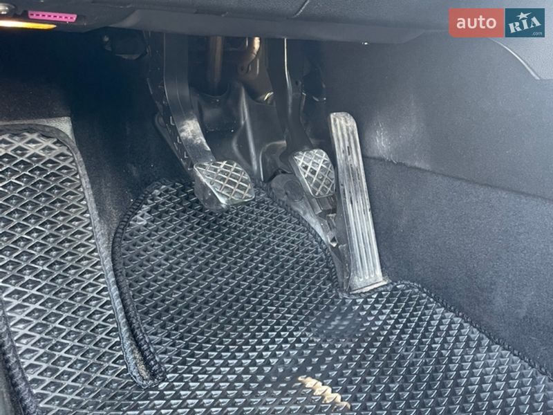 Универсал Skoda Superb 2011 в Львове фото 27 Универсал Skoda Superb 2011 в Львове