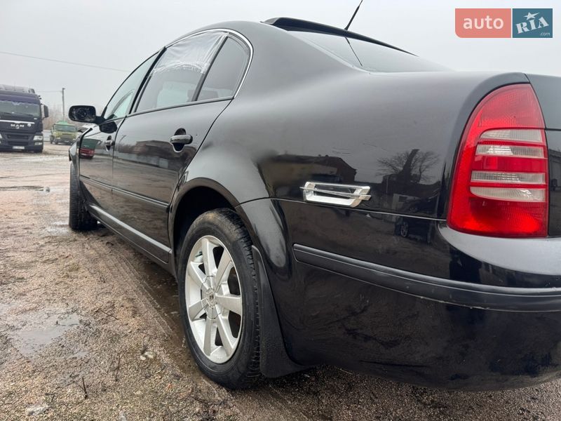 Лифтбек Skoda Superb 2006 в Кропивницком