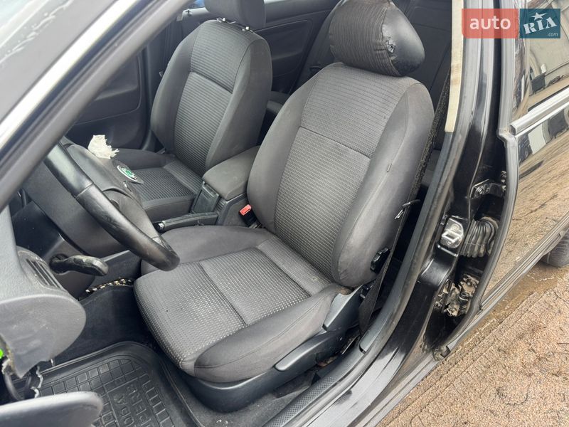 Лифтбек Skoda Superb 2006 в Кропивницком