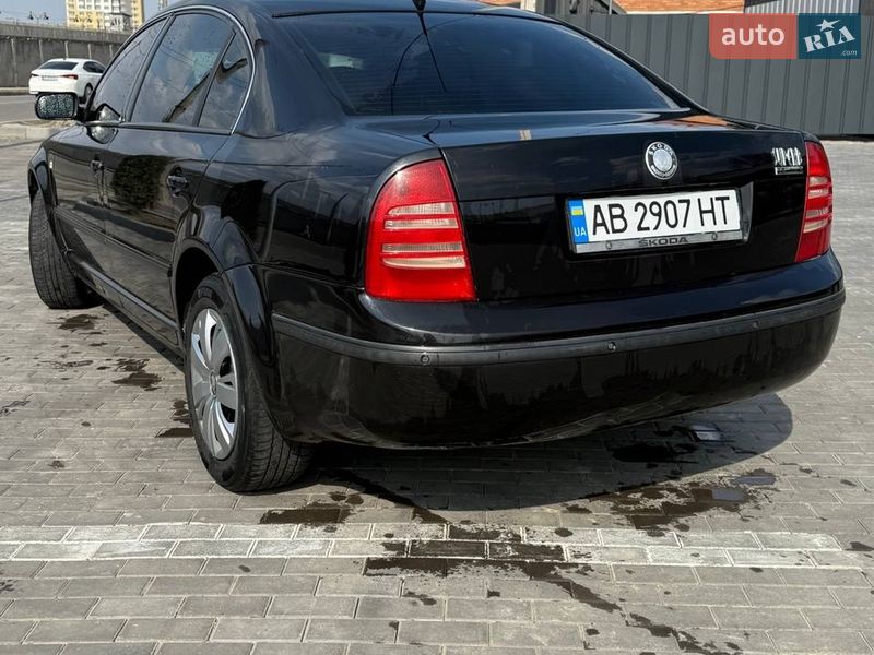 Лифтбек Skoda Superb 2005 в Виннице