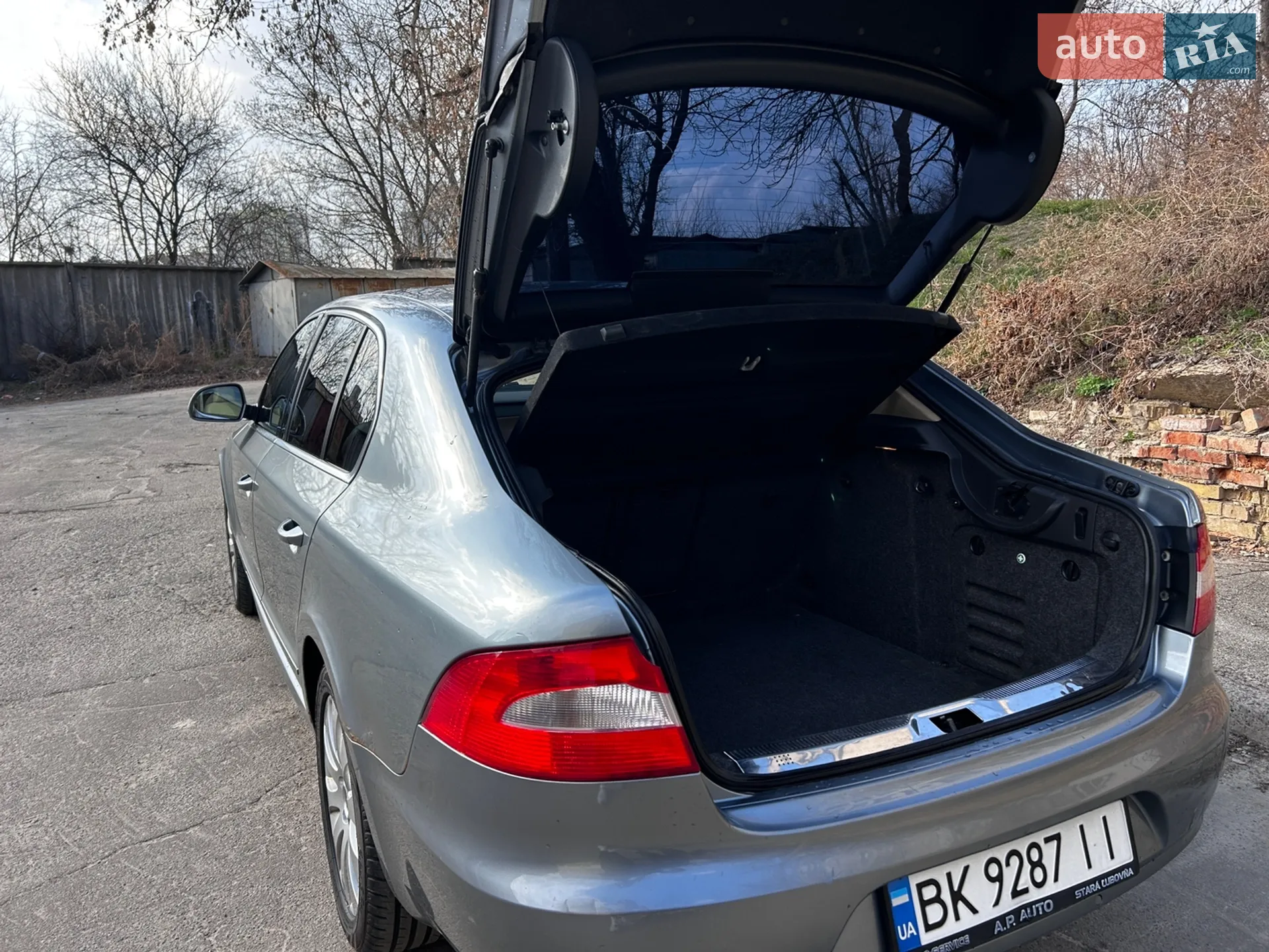 2010 Skoda Superb - мініатюра 8