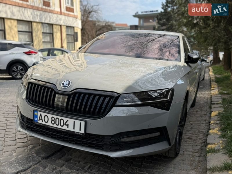 Лифтбек Skoda Superb 2020 в Иршаве