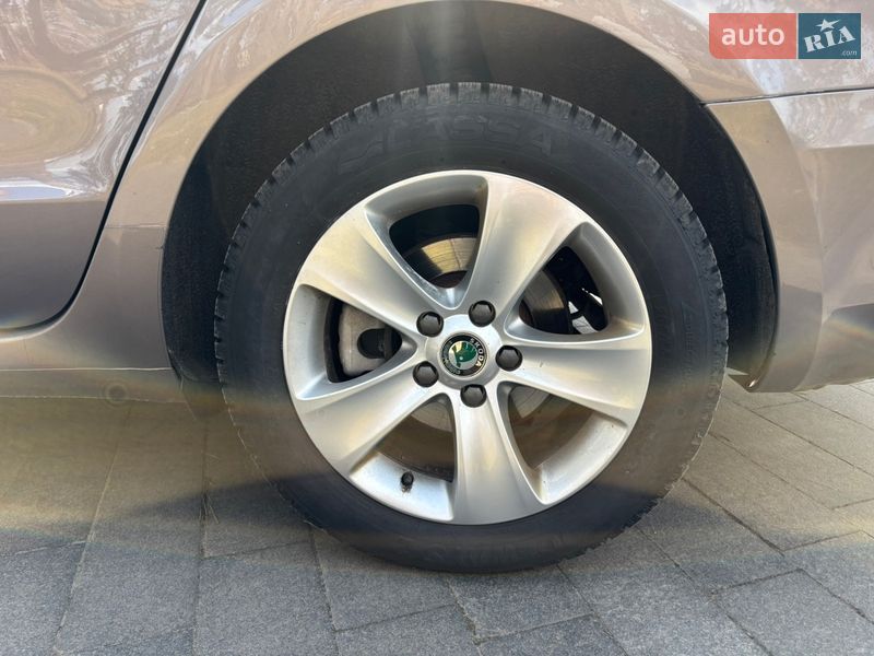 Универсал Skoda Superb 2010 в Житомире