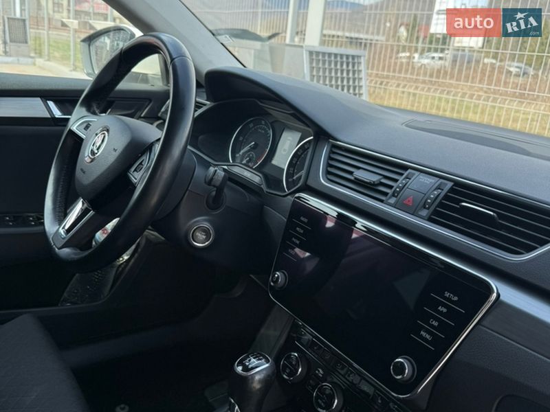 Универсал Skoda Superb 2018 в Хусте