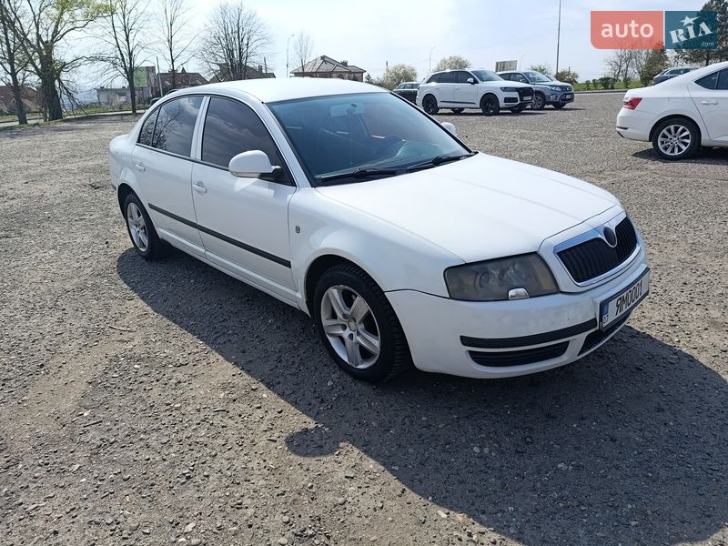 Лифтбек Skoda Superb 2006 в Ужгороде
