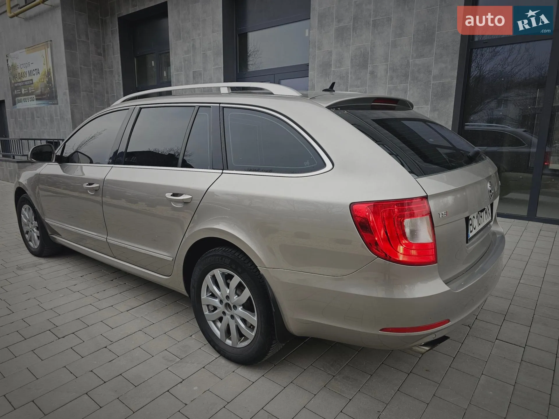2010 Skoda Superb - мініатюра 9