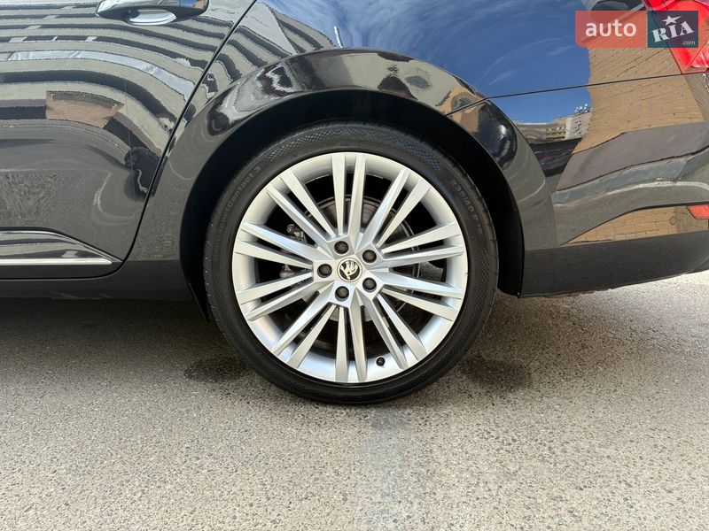 Универсал Skoda Superb 2022 в Киеве