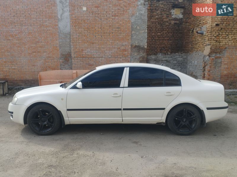 Ліфтбек Skoda Superb 2004 в Кропивницькому