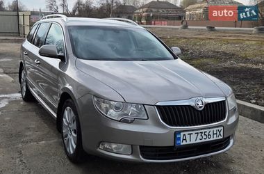Універсал Skoda Superb 2011 в Бурштині