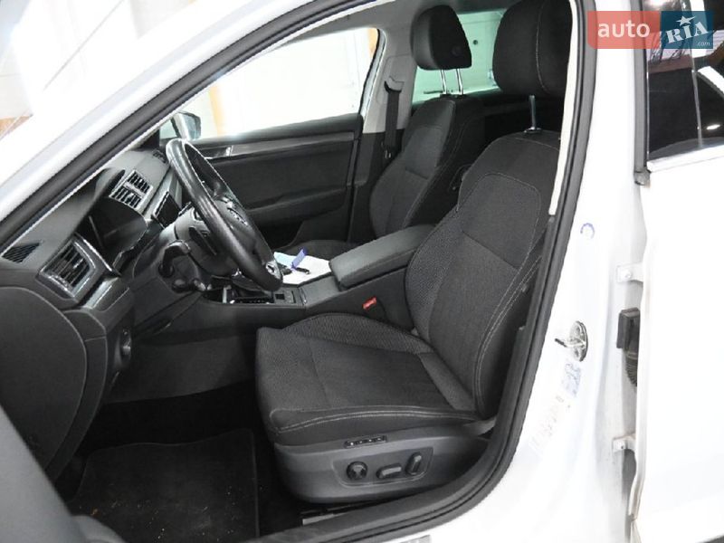 Универсал Skoda Superb 2021 в Киеве фото 107 Универсал Skoda Superb 2021 в Киеве