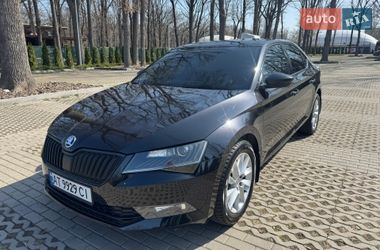 Лифтбек Skoda Superb 2016 в Киеве