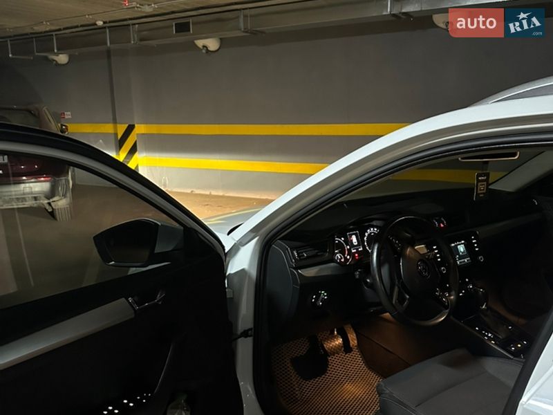 Универсал Skoda Superb 2015 в Хмельницком
