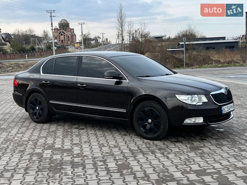 Лифтбек Skoda Superb 2013 в Шептицькому