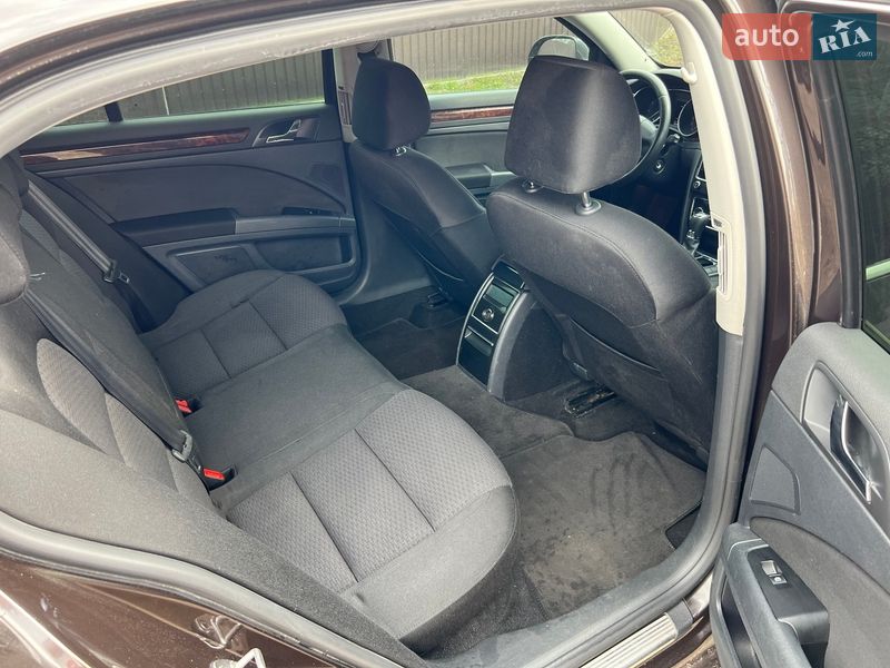 Лифтбек Skoda Superb 2013 в Шептицькому