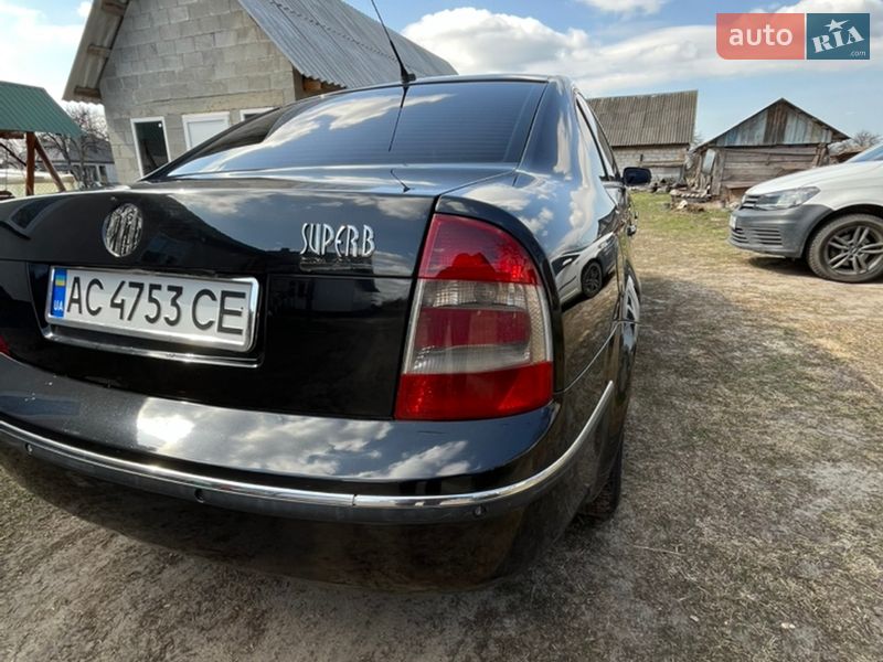 Лифтбек Skoda Superb 2004 в Луцке