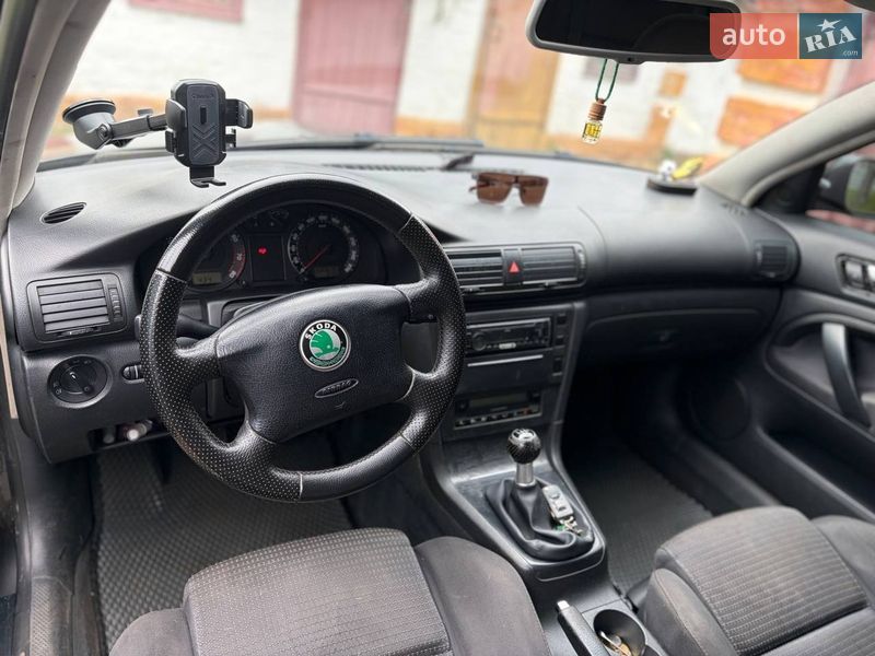 Лифтбек Skoda Superb 2004 в Хороле фото 3 Лифтбек Skoda Superb 2004 в Хороле