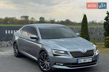 Лифтбек Skoda Superb 2015 в Мукачево
