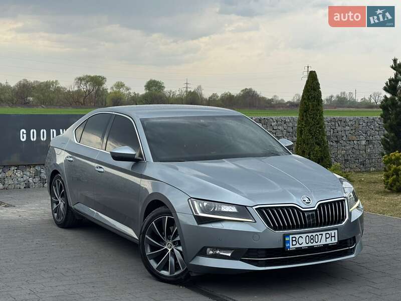 Лифтбек Skoda Superb 2015 в Мукачево