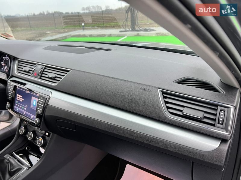 Универсал Skoda Superb 2017 в Ровно