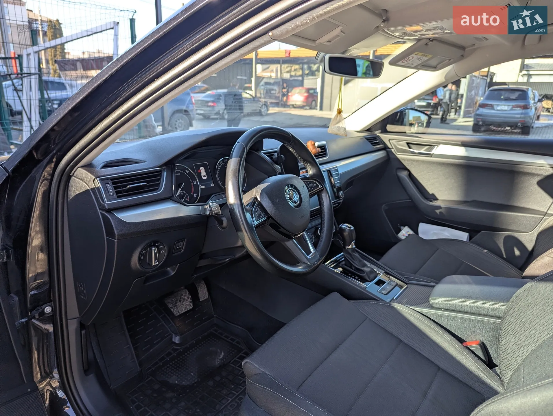 2016 Skoda Superb - мініатюра 14