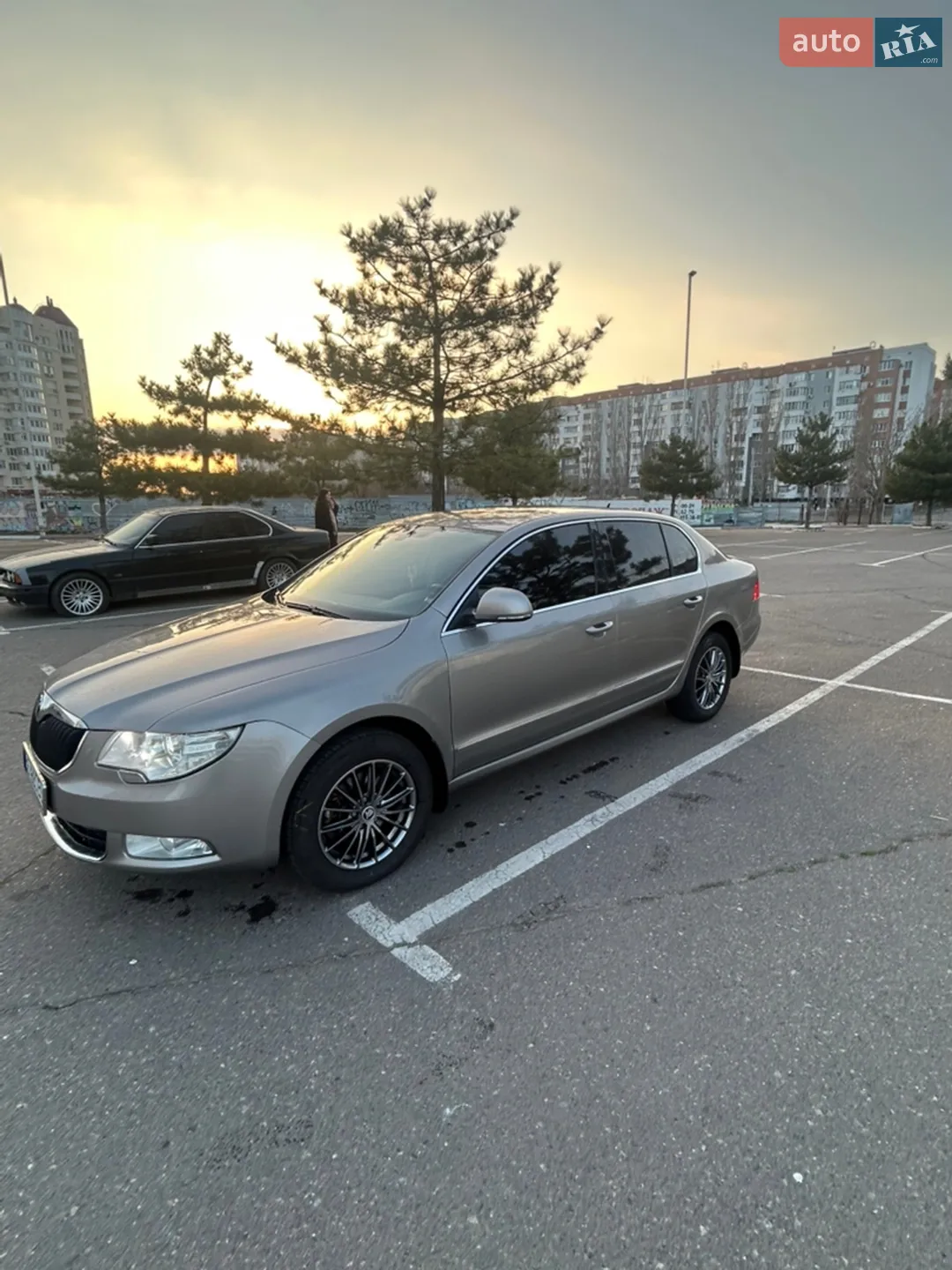 2010 Skoda Superb - мініатюра 2