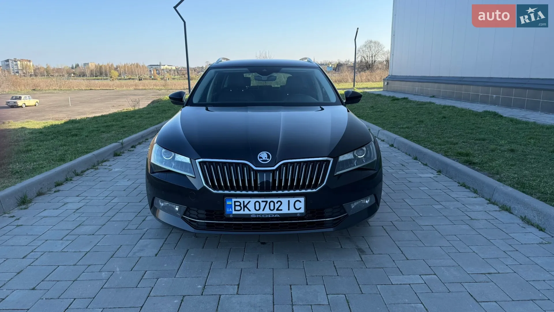 2019 Skoda Superb - мініатюра 2