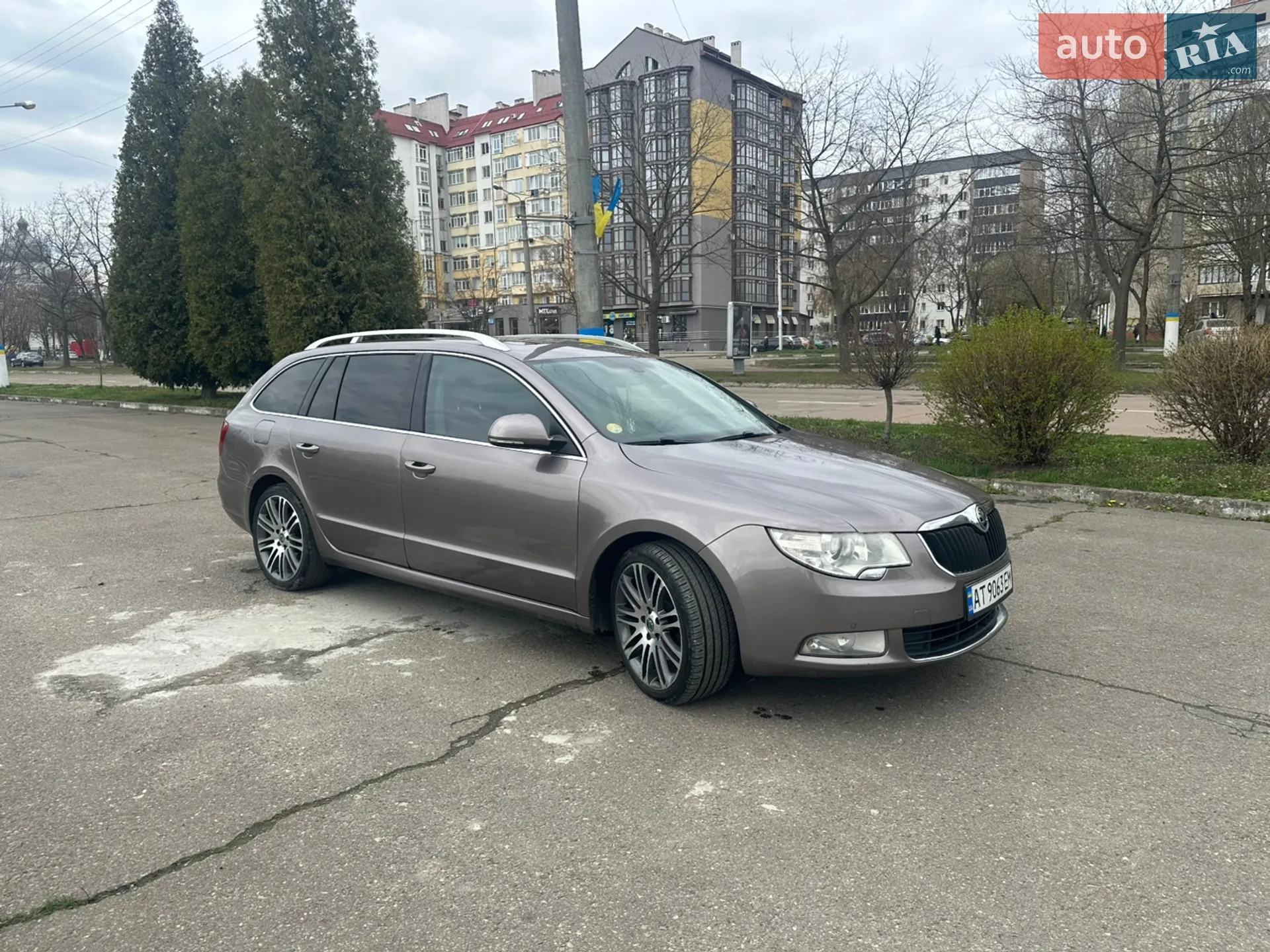 2010 Skoda Superb - мініатюра 18