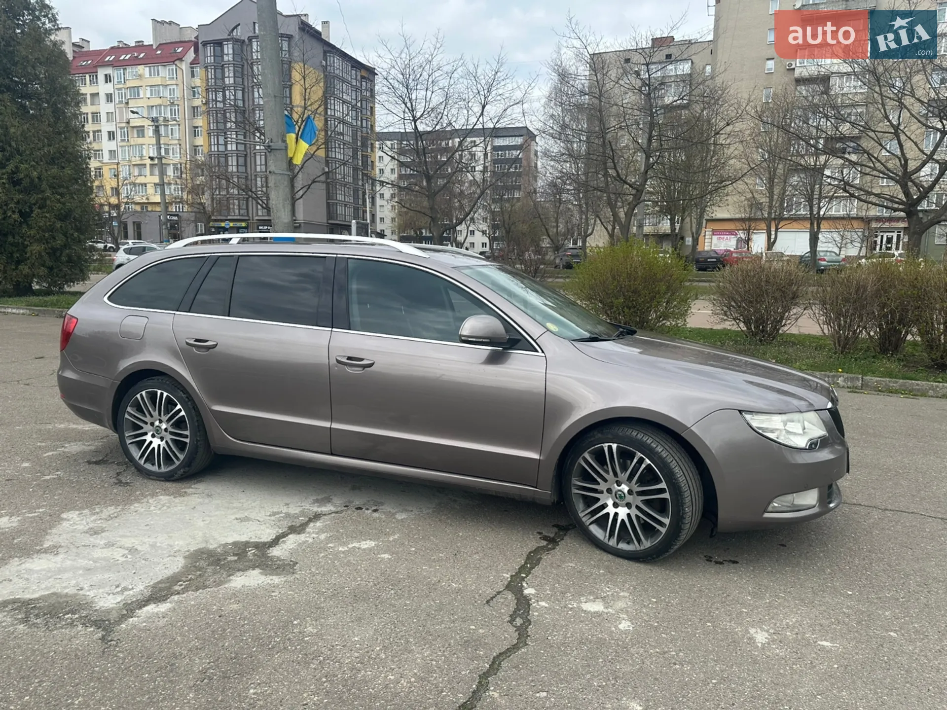 2010 Skoda Superb - мініатюра 3