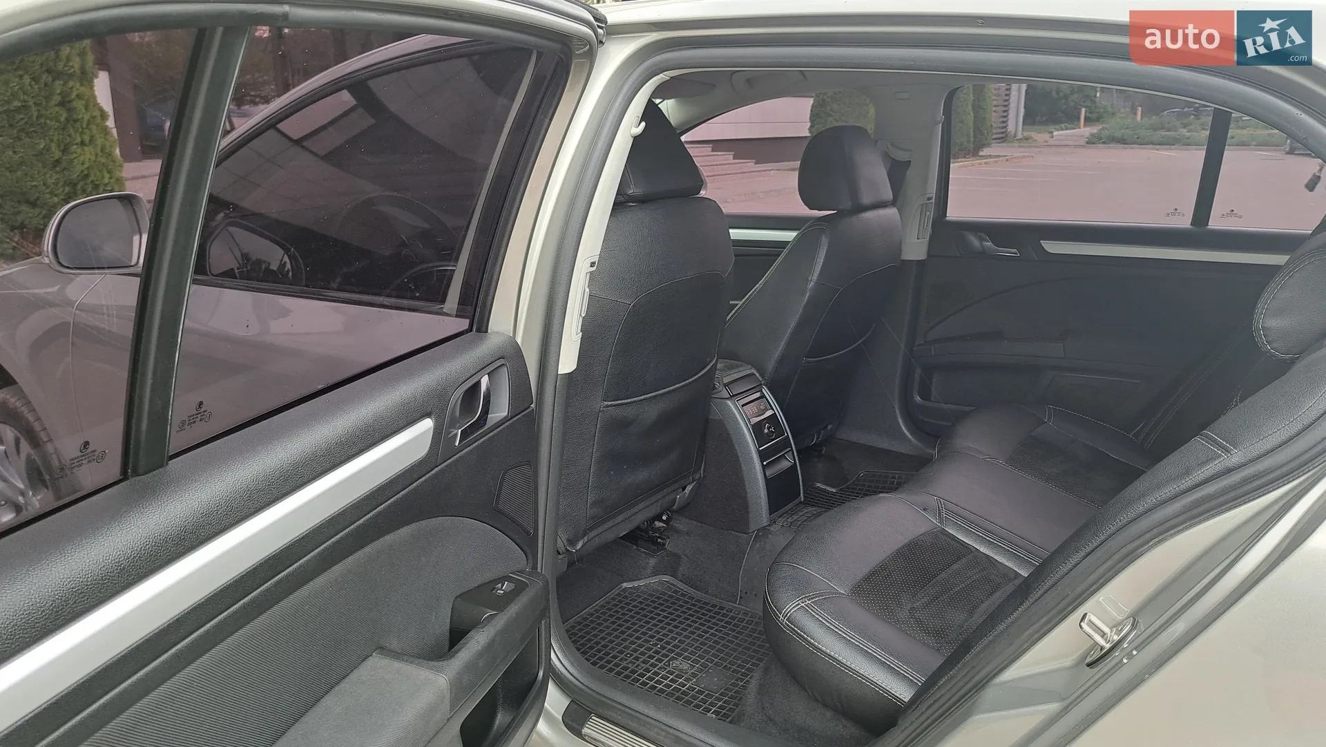 2010 Skoda Superb - мініатюра 23