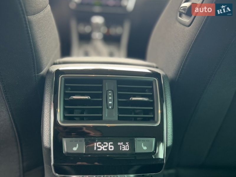 Універсал Skoda Superb 2020 в Ужгороді