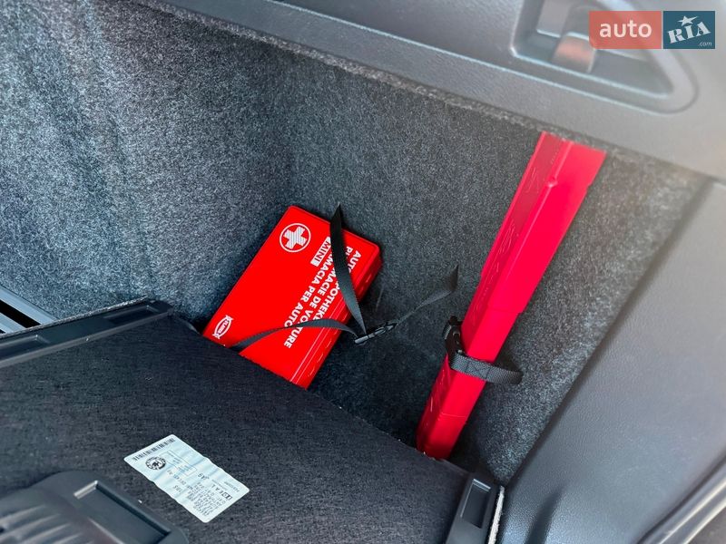 Універсал Skoda Superb 2012 в Львові фото 47 Універсал Skoda Superb 2012 в Львові