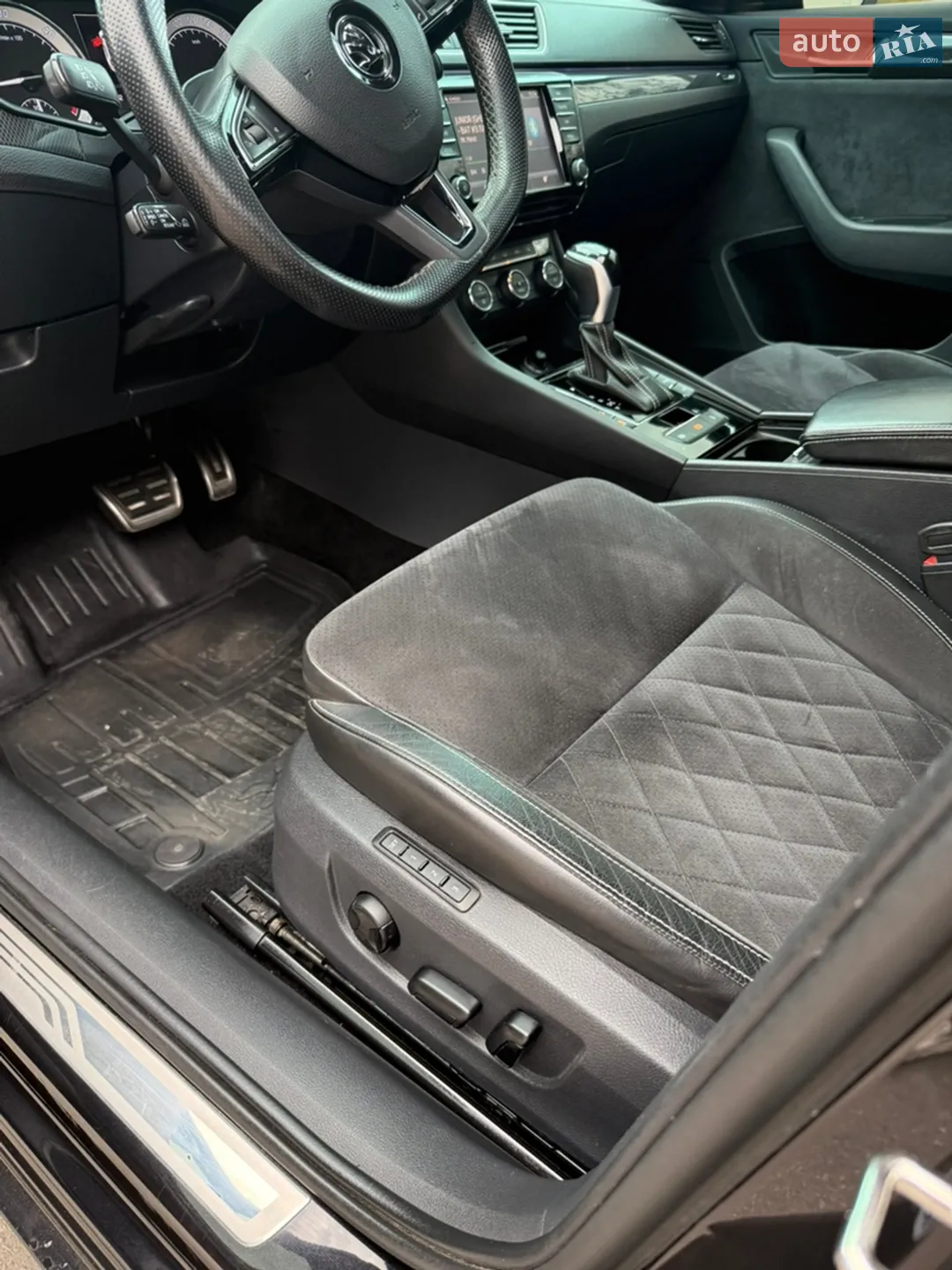 2017 Skoda Superb - мініатюра 17