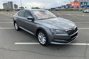 Лифтбек Skoda Superb 2023 в Киеве