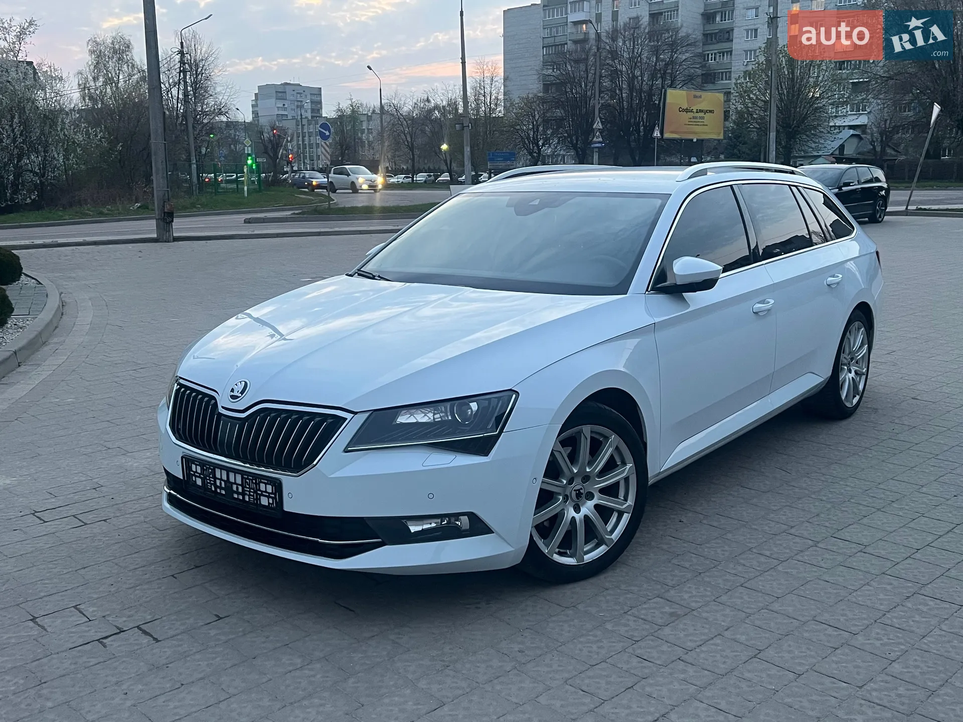2016 Skoda Superb - мініатюра 3
