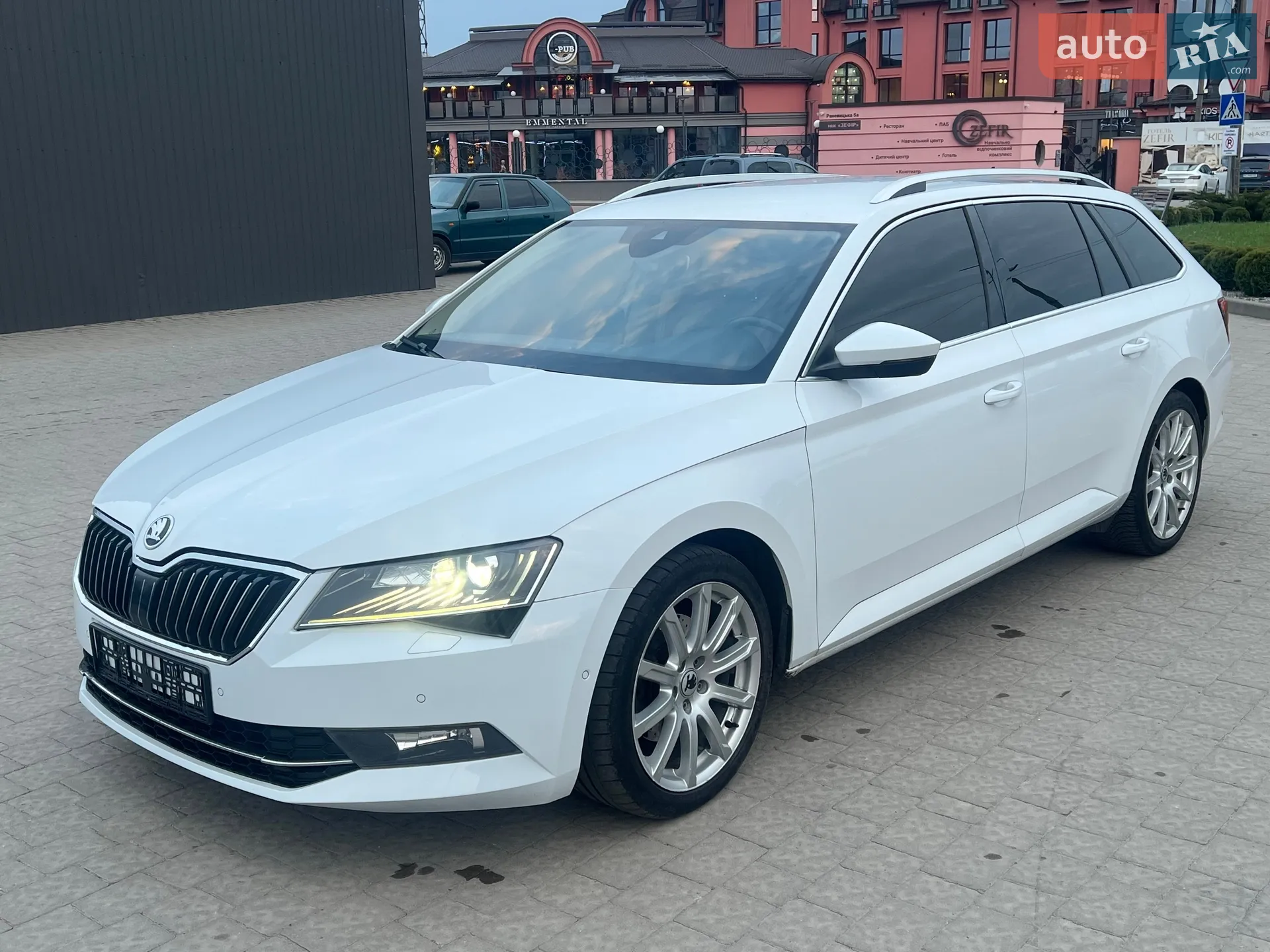 2016 Skoda Superb - мініатюра 26